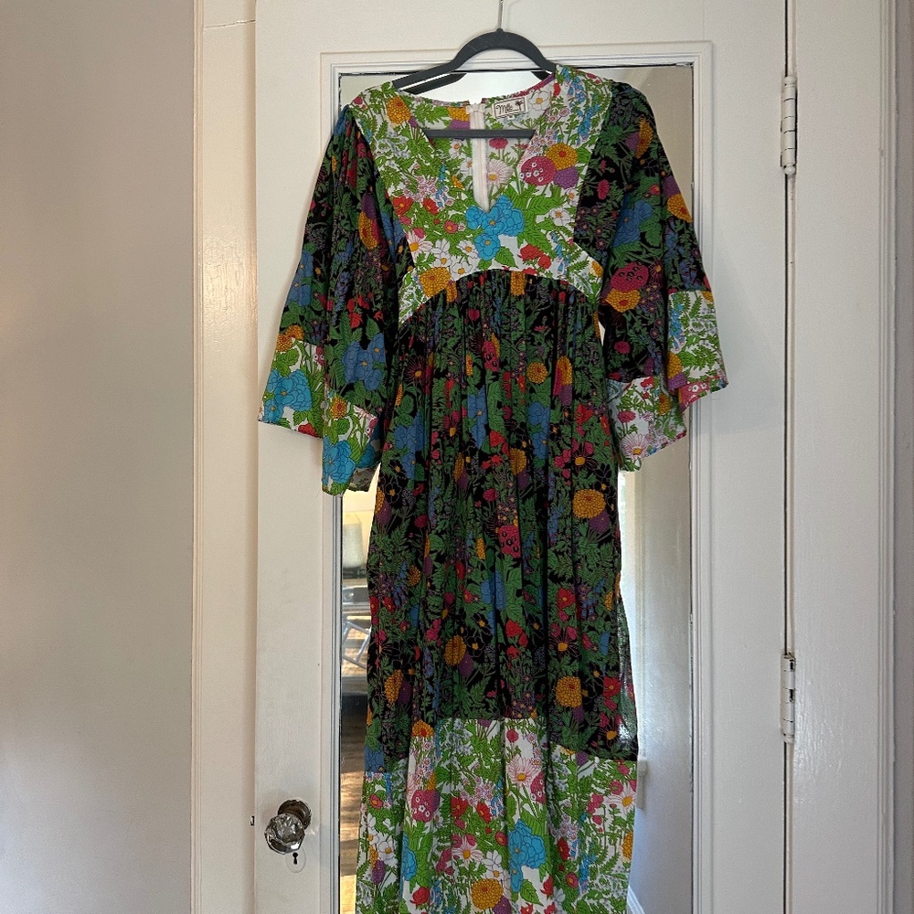 Mille floral beachy dress! Great Condition!!